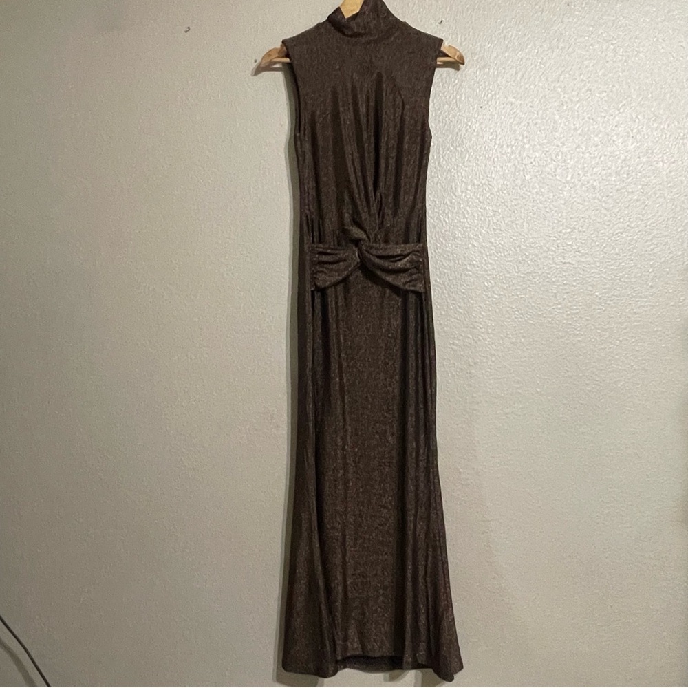 ASTR  the Label Riana Metallic Elegant‎ Brown Sleeveless Dress - Picture 4 of 16